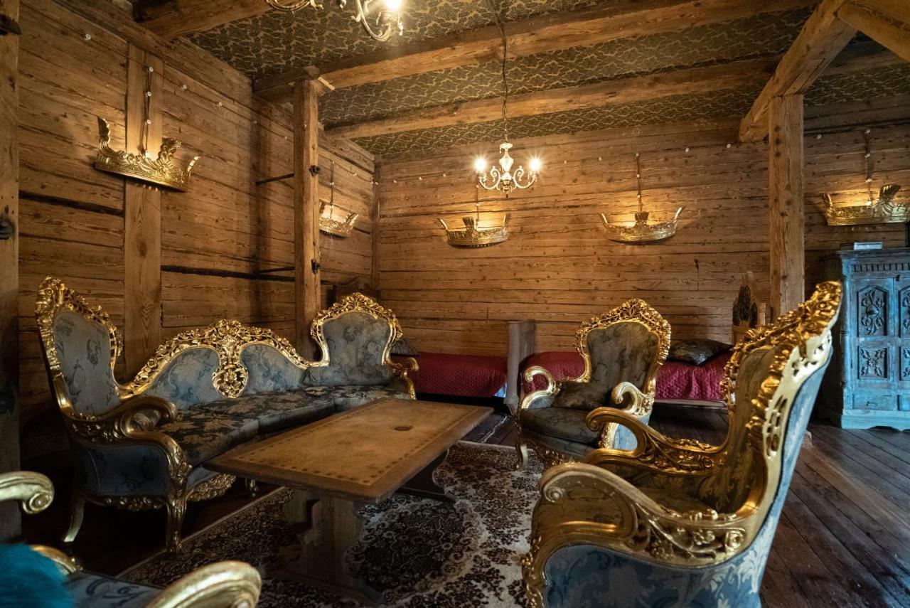 Fontaine Mansion Appartement Liepāja Buitenkant foto