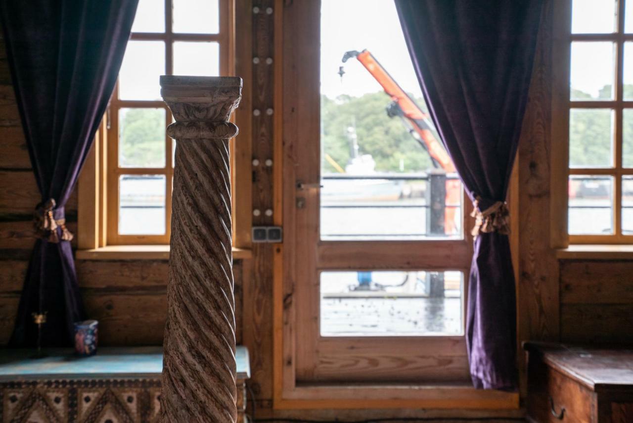 Fontaine Mansion Appartement Liepāja Buitenkant foto