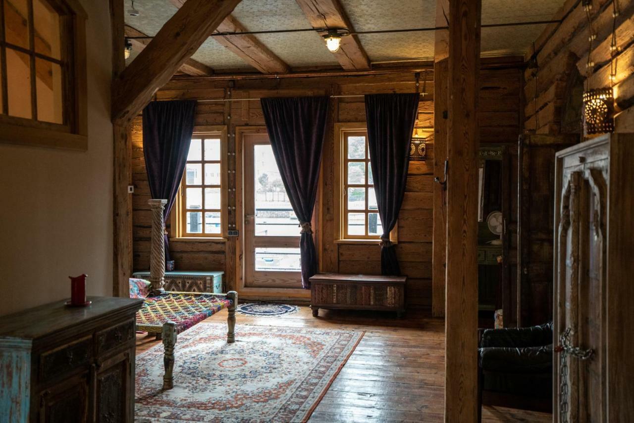 Fontaine Mansion Appartement Liepāja Buitenkant foto